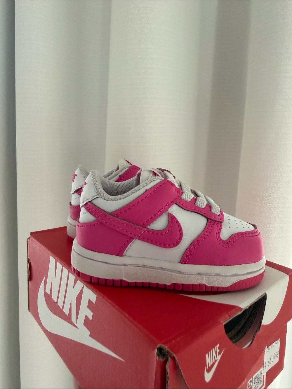 Nike Kids' Low-Top Sneakers in White & Pink